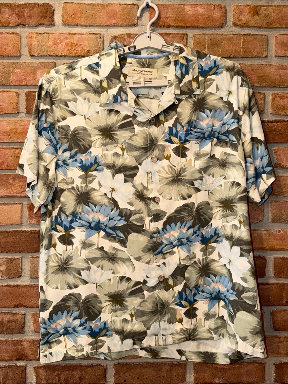 Tommy Bahama 100% Silk Hawaiian Camp Shirt Men’s XL